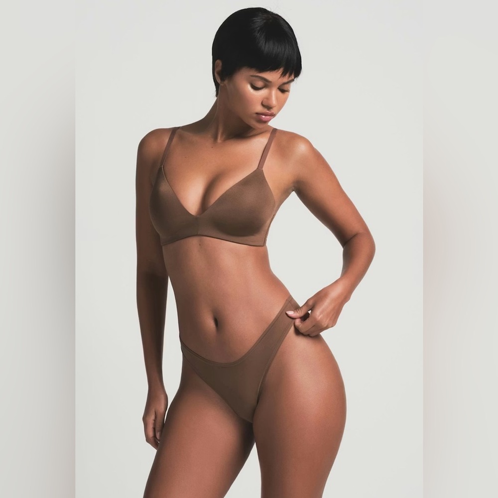 SKIMS Wireless Form T-shirt Demi Bra -NWOT- Color Jasper - Sizes 32 DD